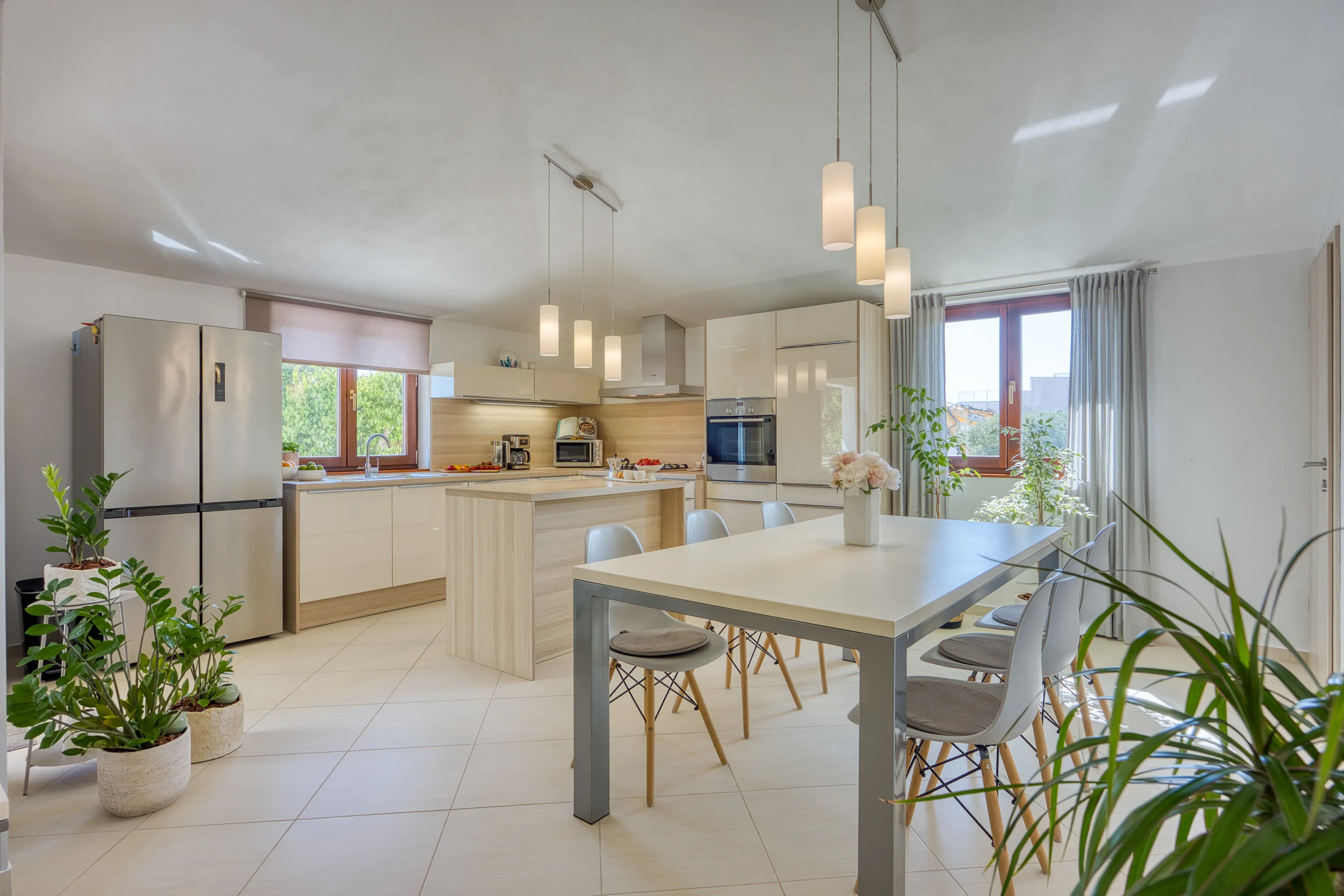 Kitchen worktop and appliances